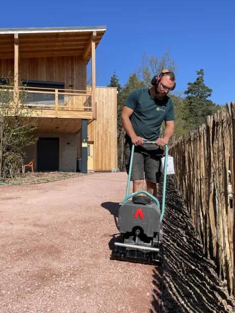 Création d'accès en gravier stabilisé