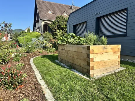 Bac potager avec poutres en chêne